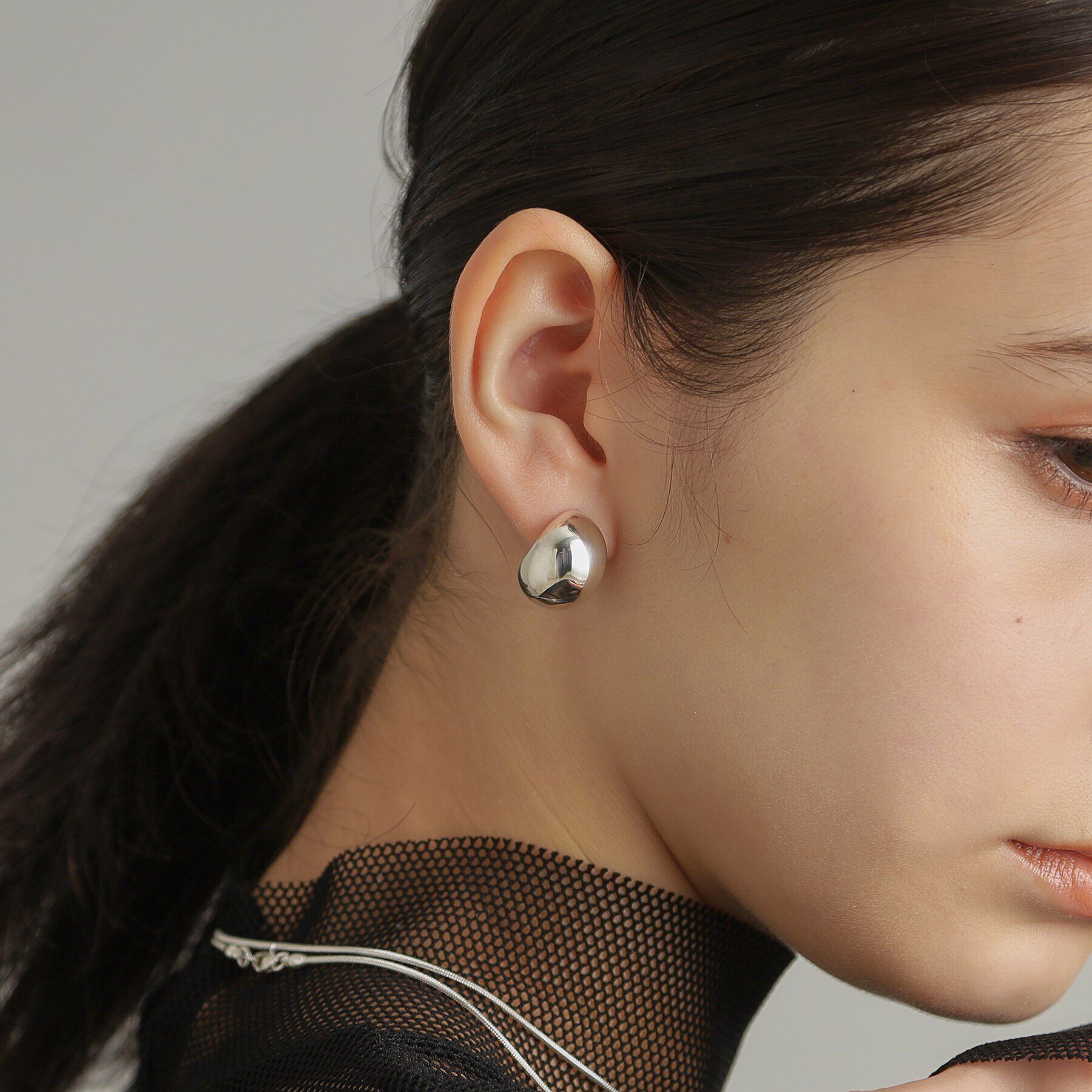 COCOSHNIK ONKITSCH「シルバー ホロウフープピアス ペアシェイプM」|ピアス|