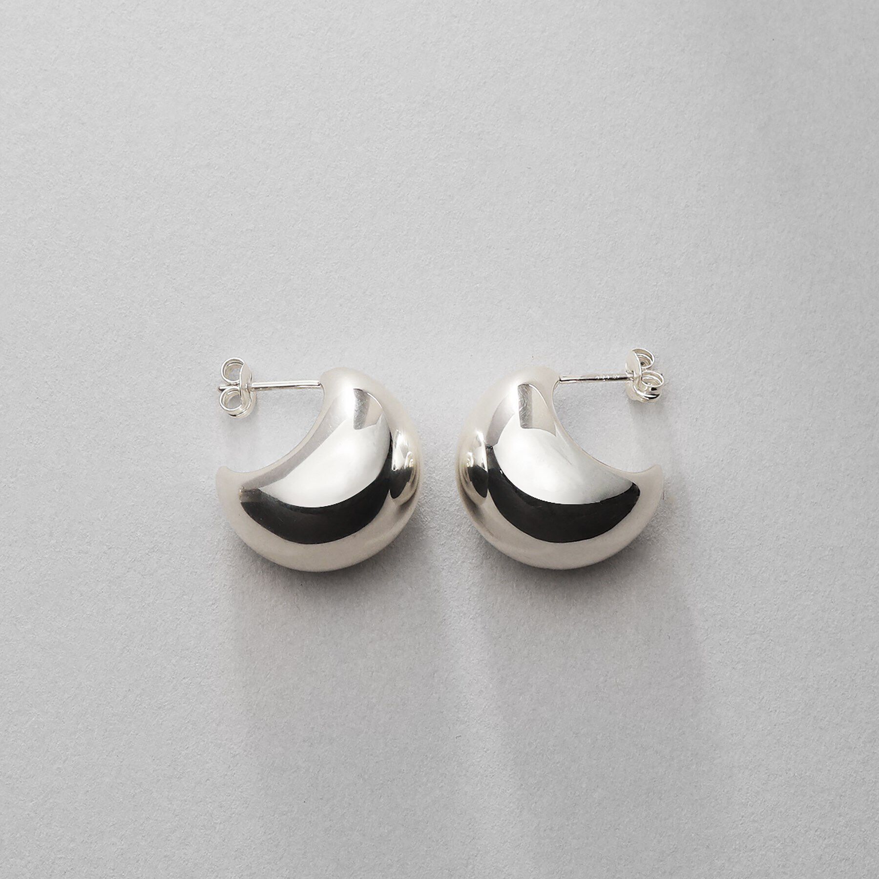 COCOSHNIK ONKITSCH「シルバー ホロウフープピアス ペアシェイプM」|ピアス|