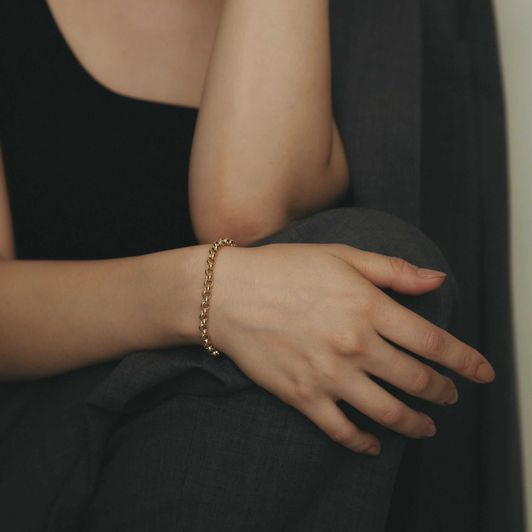 COCOSHNIK「K18中空ハーフラウンド ブレスレット」|ブレスレット・バングル|