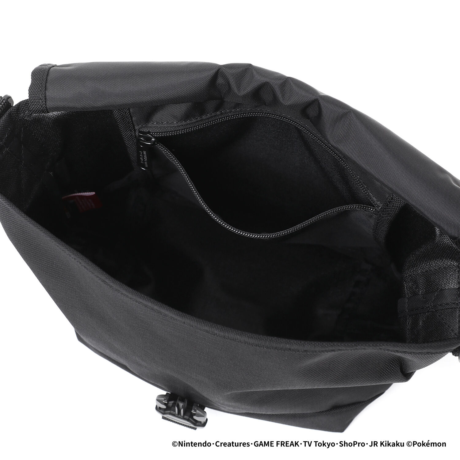 Manhattan Portage「Nylon Messenger Bag JR Flap Zipper Pocket Pokemon Paldea」|ショルダー・メッセンジャー|