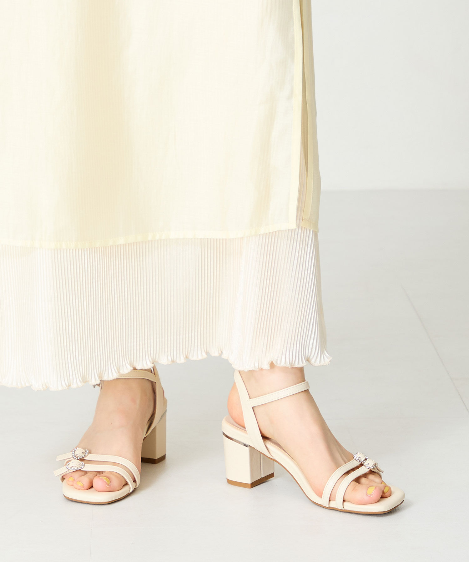 ORiental TRaffic「●2025春夏新作●マルチビジューバックルサンダル/51234」|サンダル|