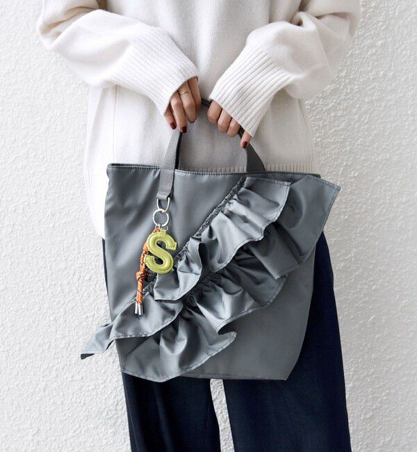 SHIPS for women「【WEB限定】チャーム 付き フリル トート」|トートバッグ|グレー