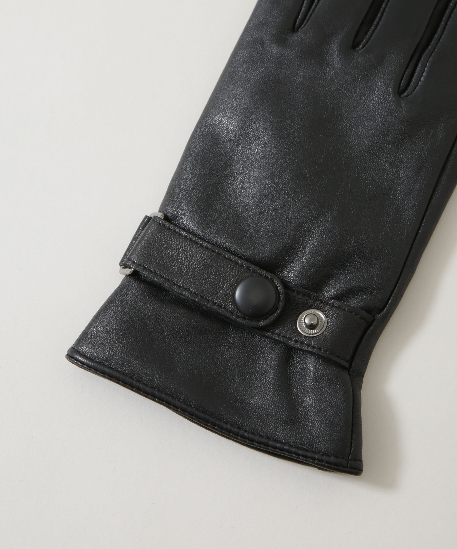 nano･universe「タッチパネル対応 ベルト付きラムレザーグローブ」|手袋|