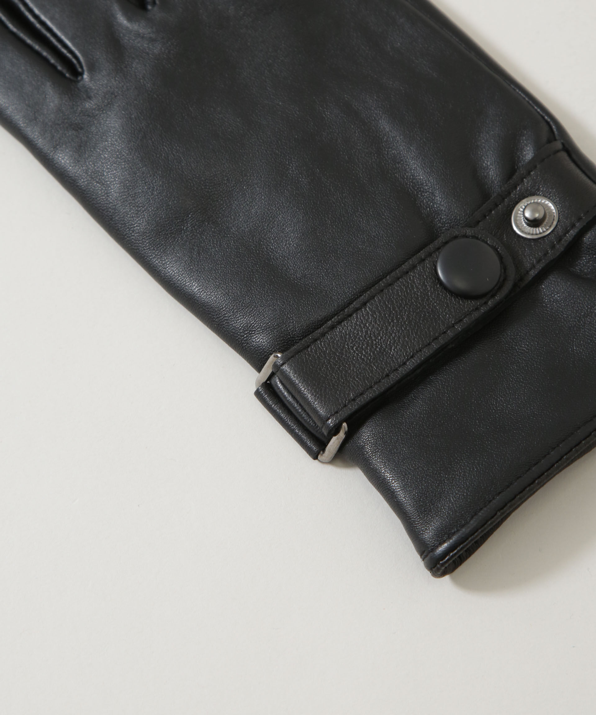 nano･universe「タッチパネル対応 ベルト付きラムレザーグローブ」|手袋|