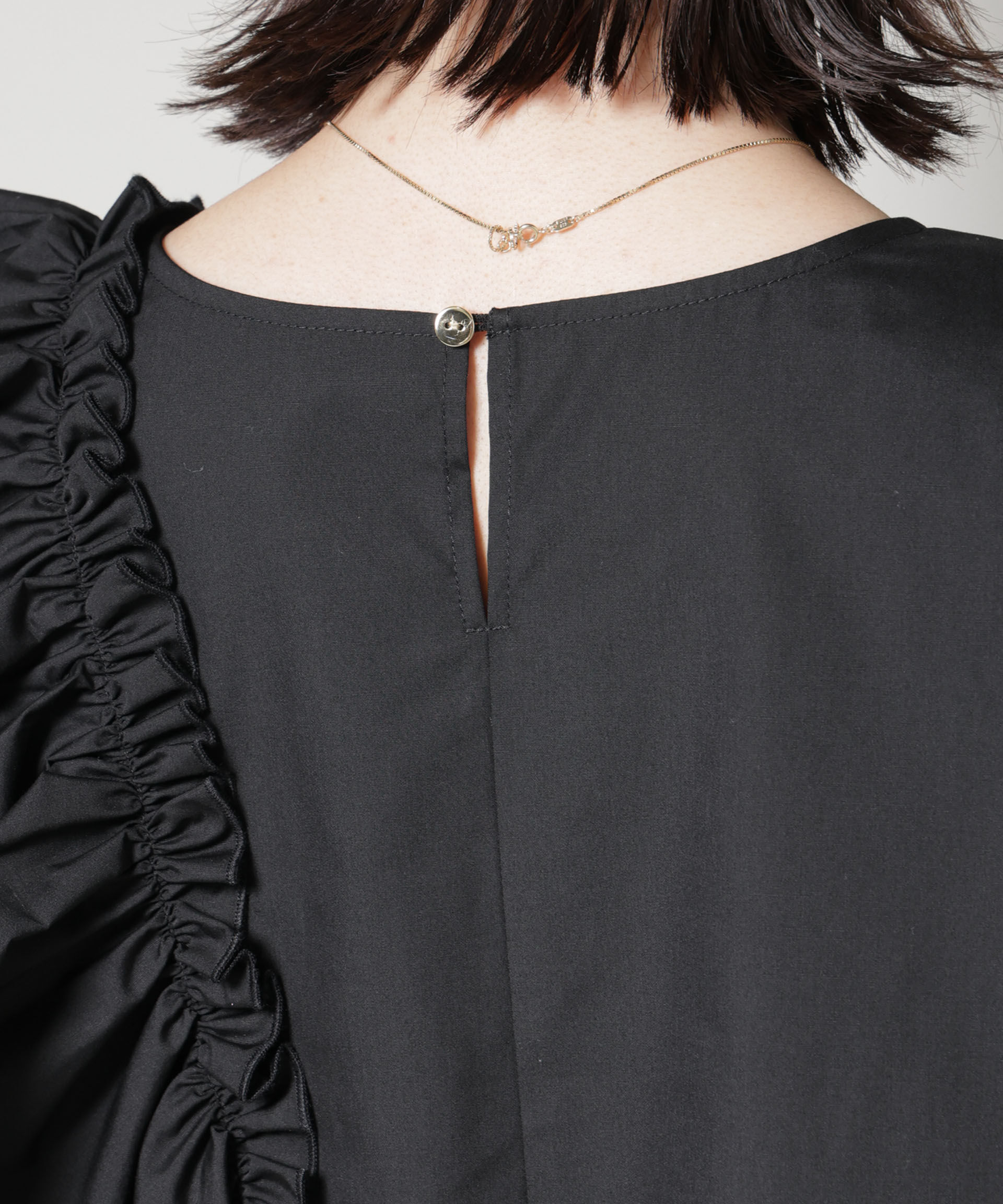 nano･universe「斜めフリルプルオーバーブラウス」|シャツ・ブラウス|