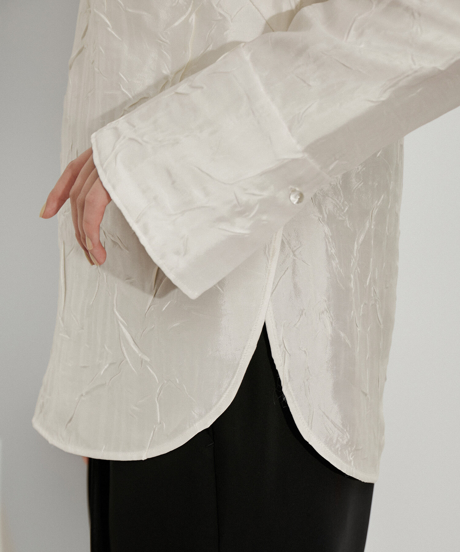 ADAM ET ROPE'「グロッシーTブラウス」|シャツ・ブラウス|