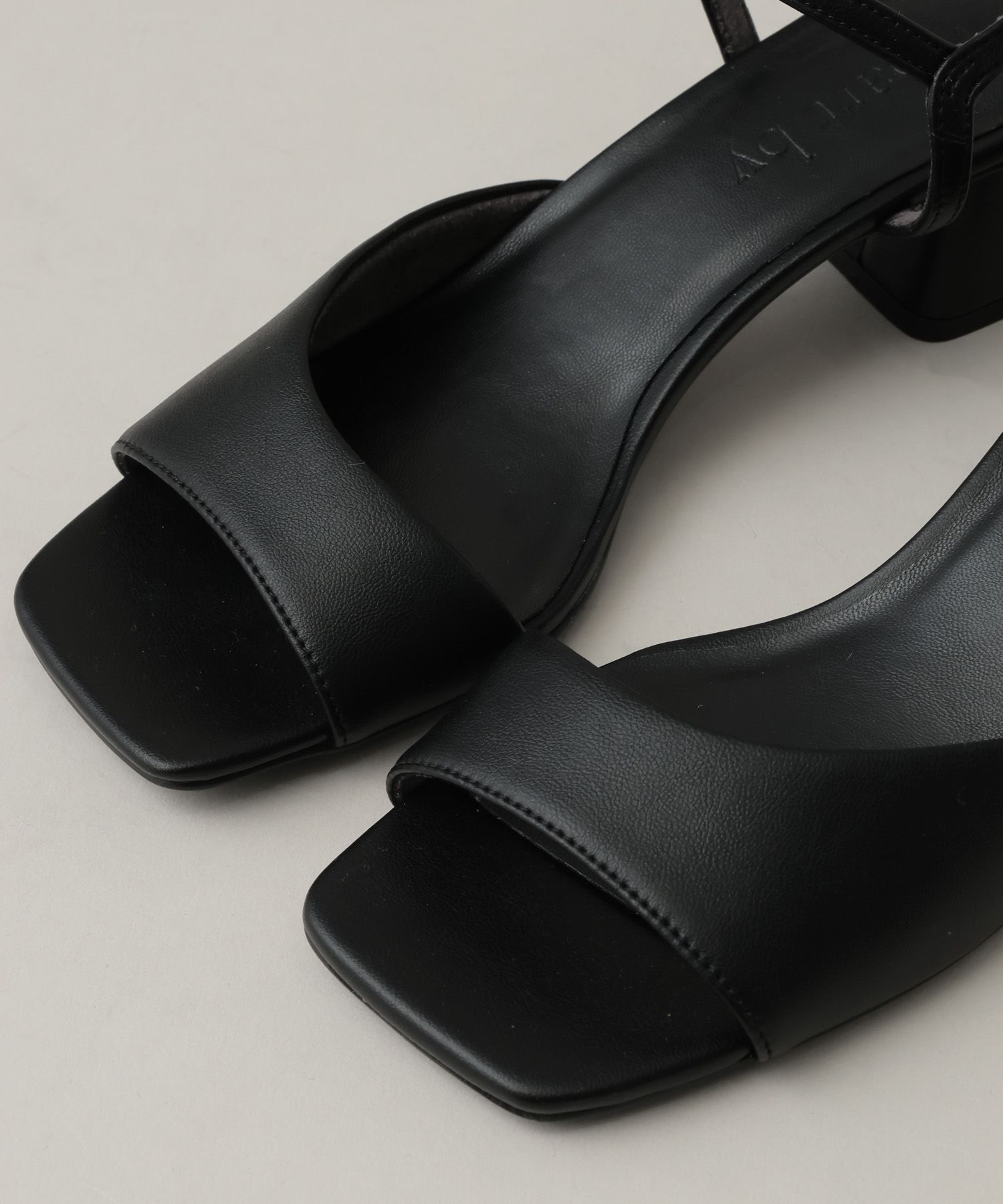 A part by 「スクエアヒールサンダル」|サンダル|