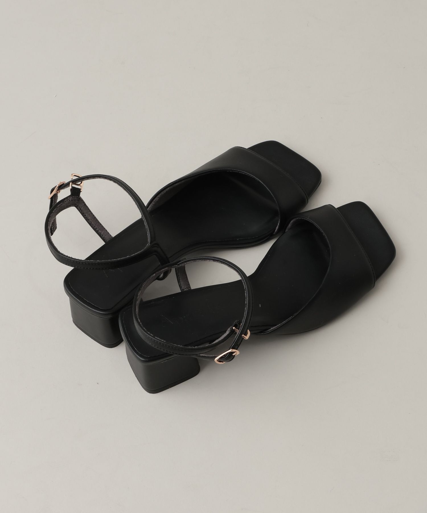 A part by 「スクエアヒールサンダル」|サンダル|