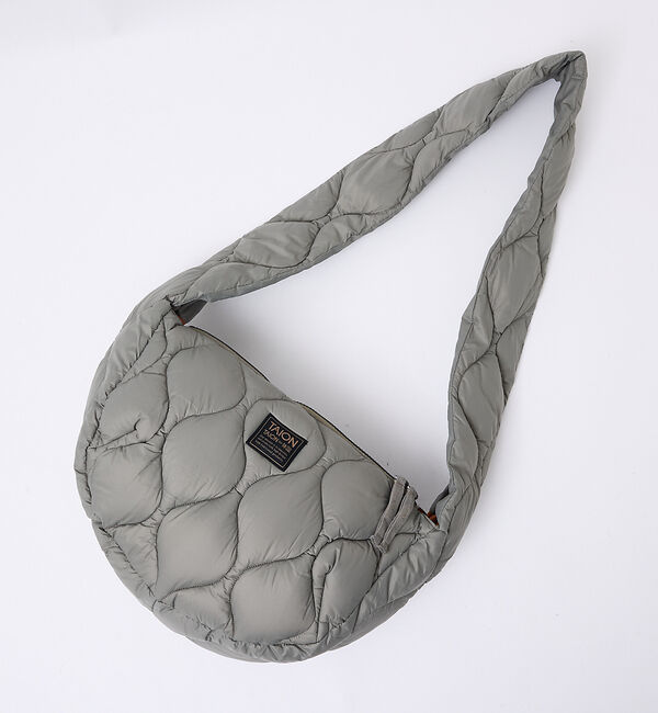 Rouge vif「【TAION / タイオン】バナナショルダー ダウンバッグM / ソフトシェル」|ショルダー・メッセンジャー|