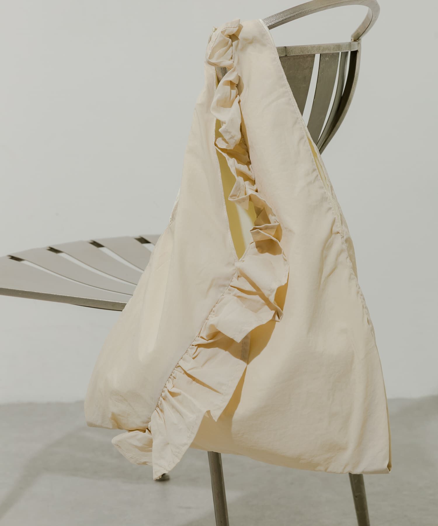 SMELLY「カシュクールフリルトート」|トートバッグ|