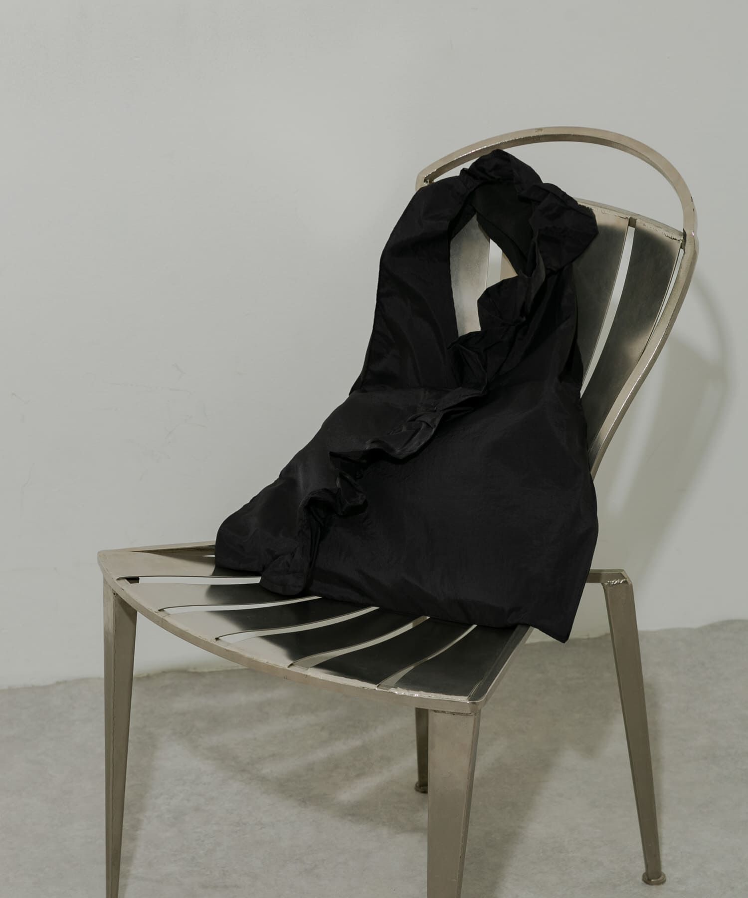 SMELLY「カシュクールフリルトート」|トートバッグ|