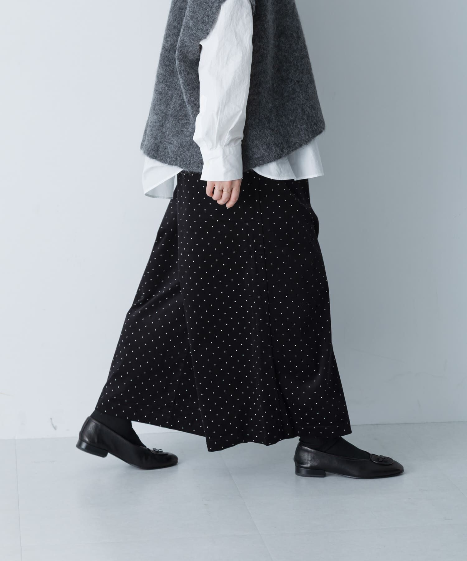 かぐれ「ドットコーデュロイワイドパンツ」|その他|ブラック
