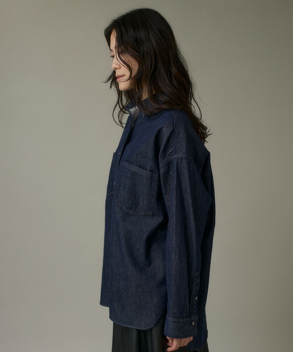 I.T.'S international「オーバーサイズ反応染デニムシャツ」|シャツ・ブラウス|