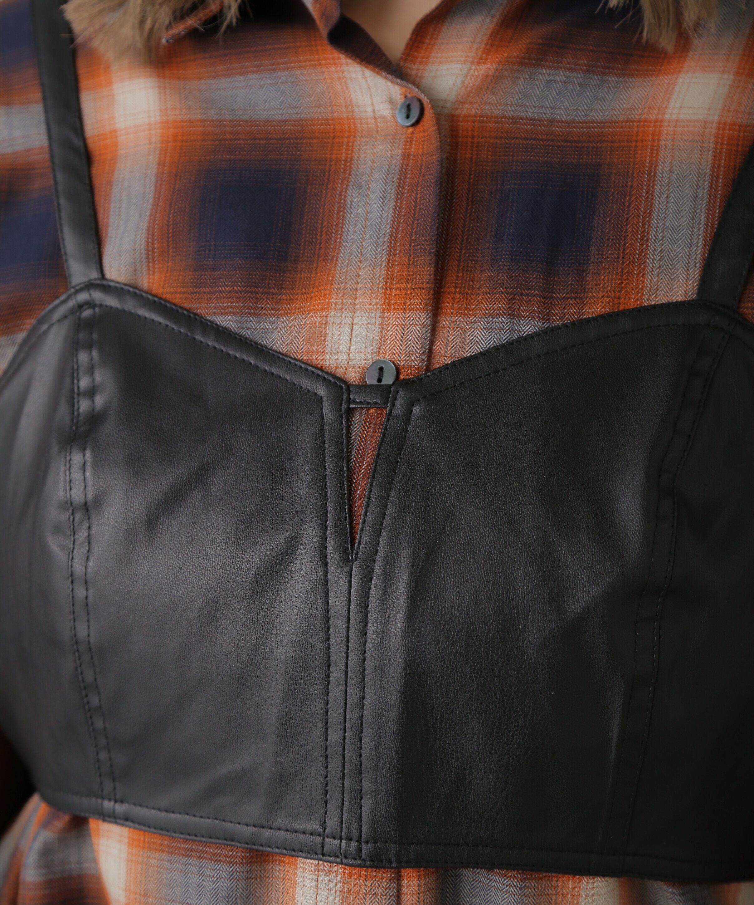  「フェイクレザービスチェ」|シャツ・ブラウス|