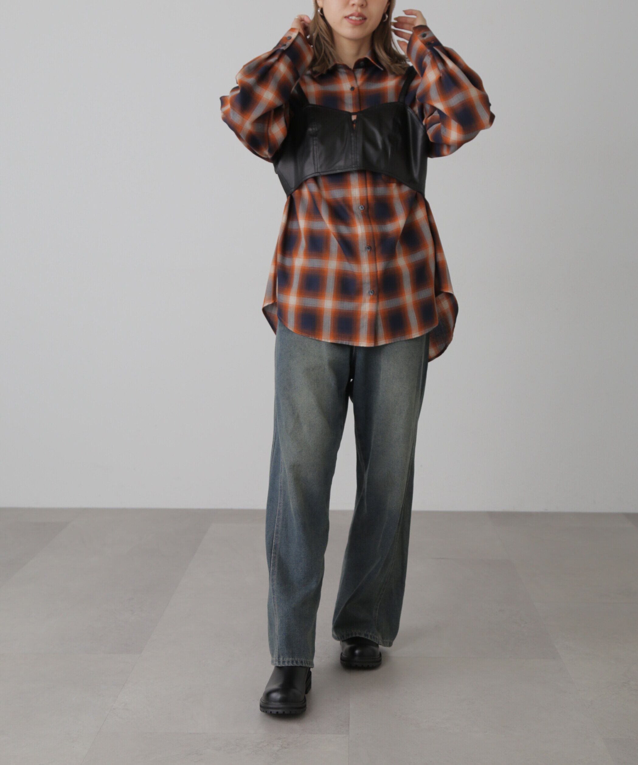  「フェイクレザービスチェ」|シャツ・ブラウス|