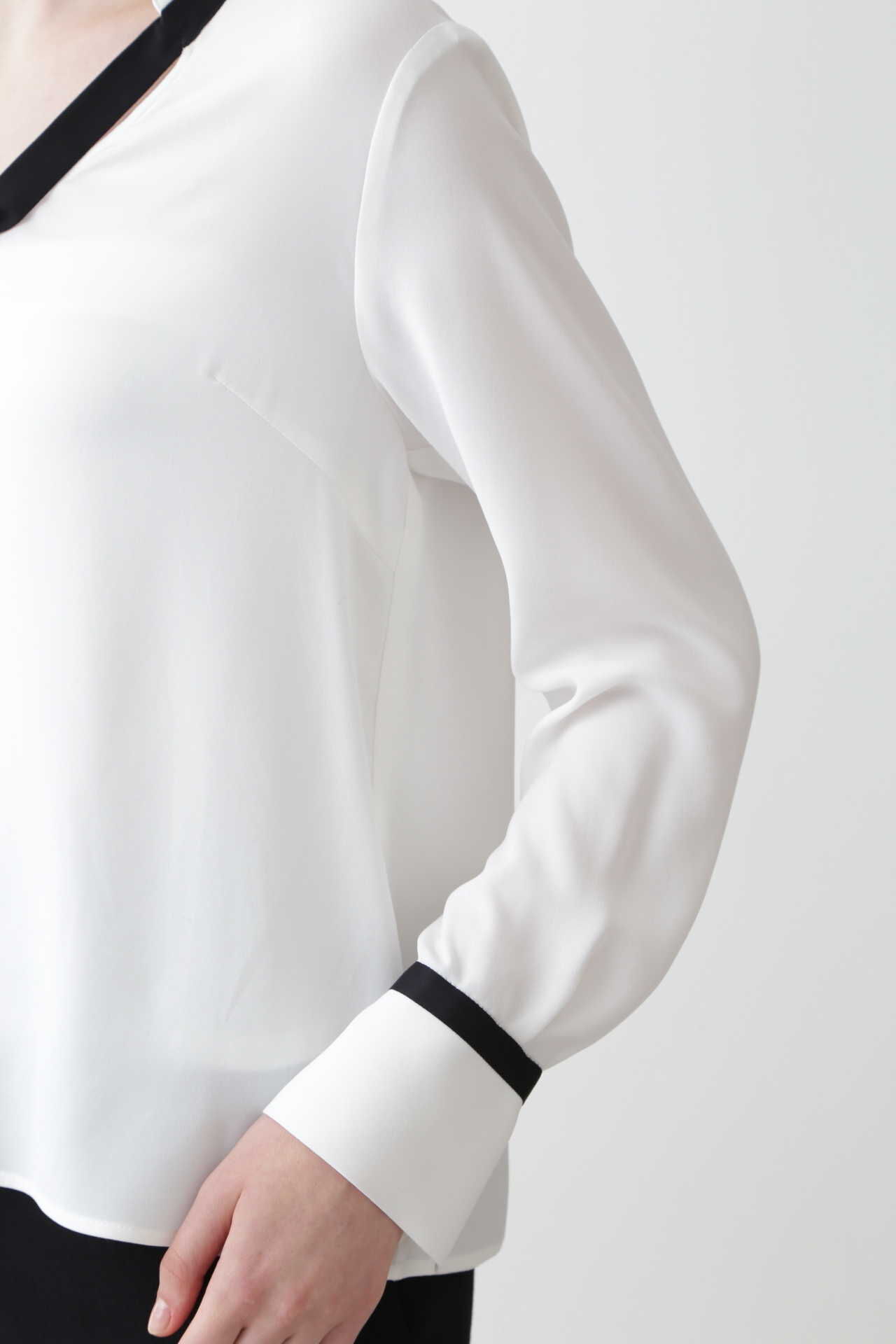  「[ウォッシャブル]バイカラーボウタイブラウス」|シャツ・ブラウス|