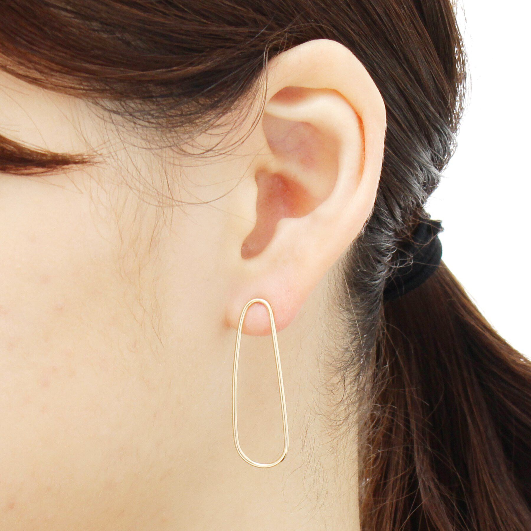 COCOSHNIK「K10ワンストローク トラペーズ スタッズピアス」|ピアス|