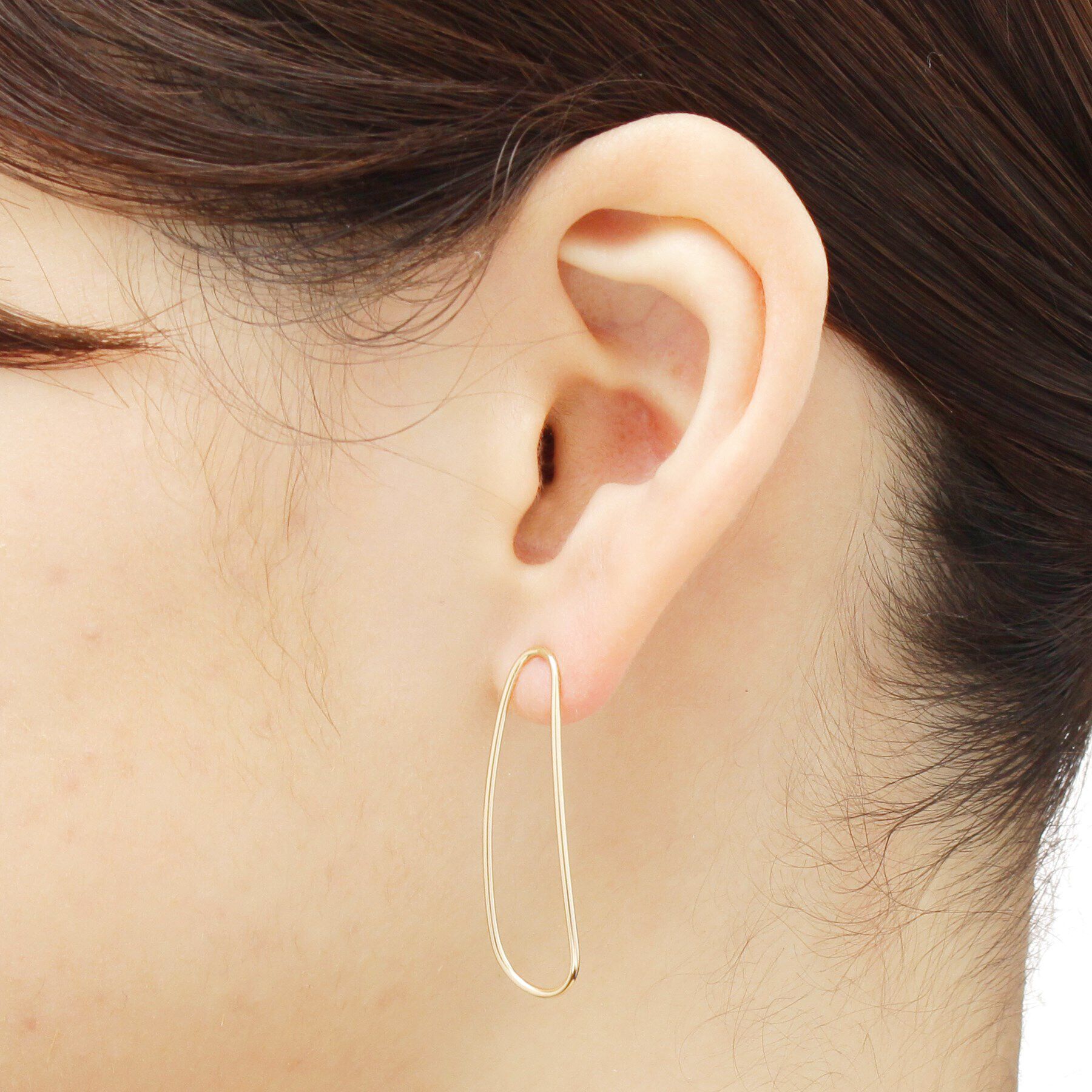 COCOSHNIK「K10ワンストローク トラペーズ スタッズピアス」|ピアス|