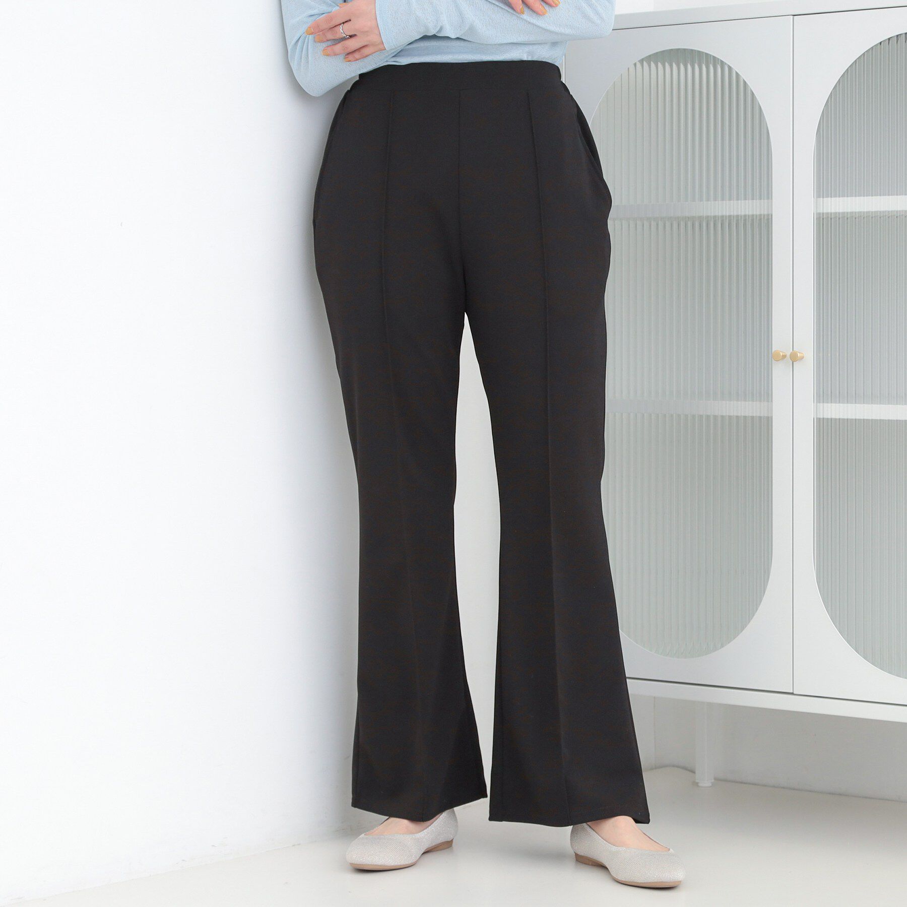 SHOO･LA･RUE「【洗濯機可】美脚見えが叶う のびのびストレッチフレアパンツ」|その他|ブラック(019)