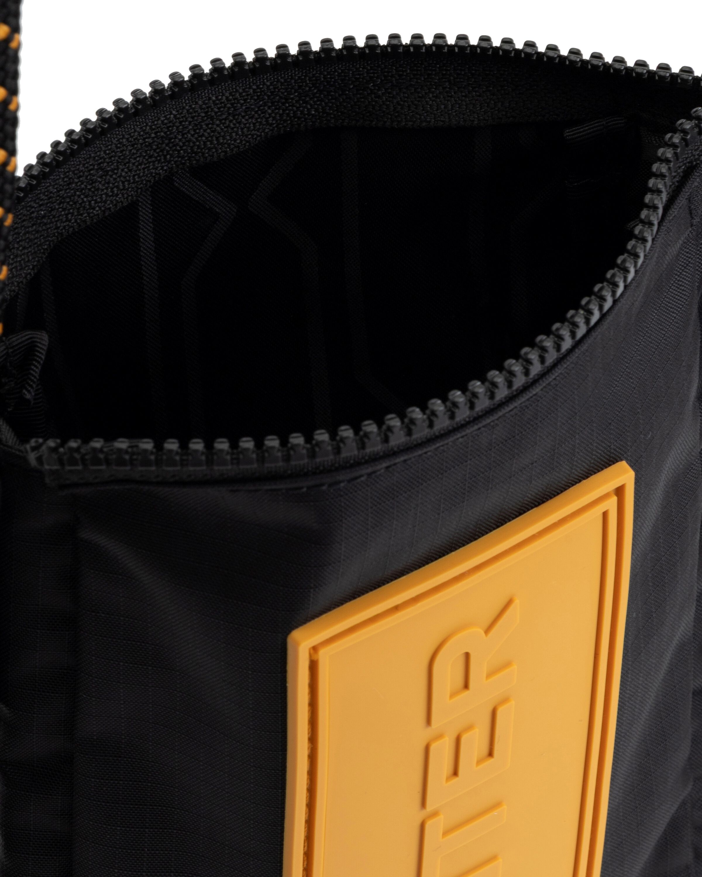 HUNTER「トラベル リップストップ リサイクル ナイロン フォンポーチ」|ショルダー・メッセンジャー|