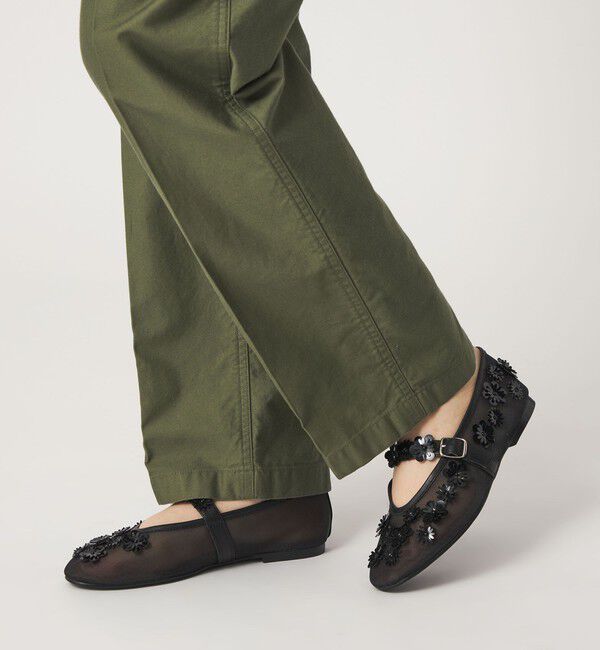 ODETTE E ODILE「フラワーモチーフメリージェーンフラット10&uarr;」|パンプス|