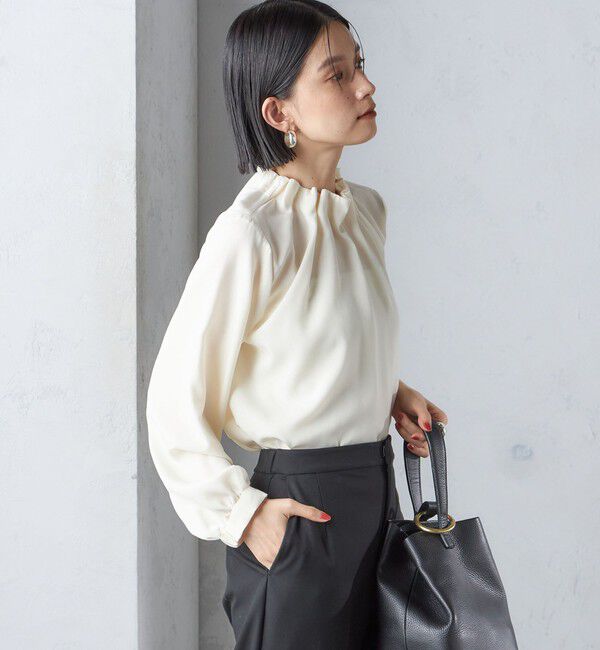 SHIPS for women「〈手洗い可能〉ネック ギャザー ソリッド 起毛 サテン ブラウス」|シャツ・ブラウス|
