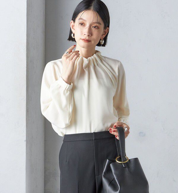 SHIPS for women「〈手洗い可能〉ネック ギャザー ソリッド 起毛 サテン ブラウス」|シャツ・ブラウス|