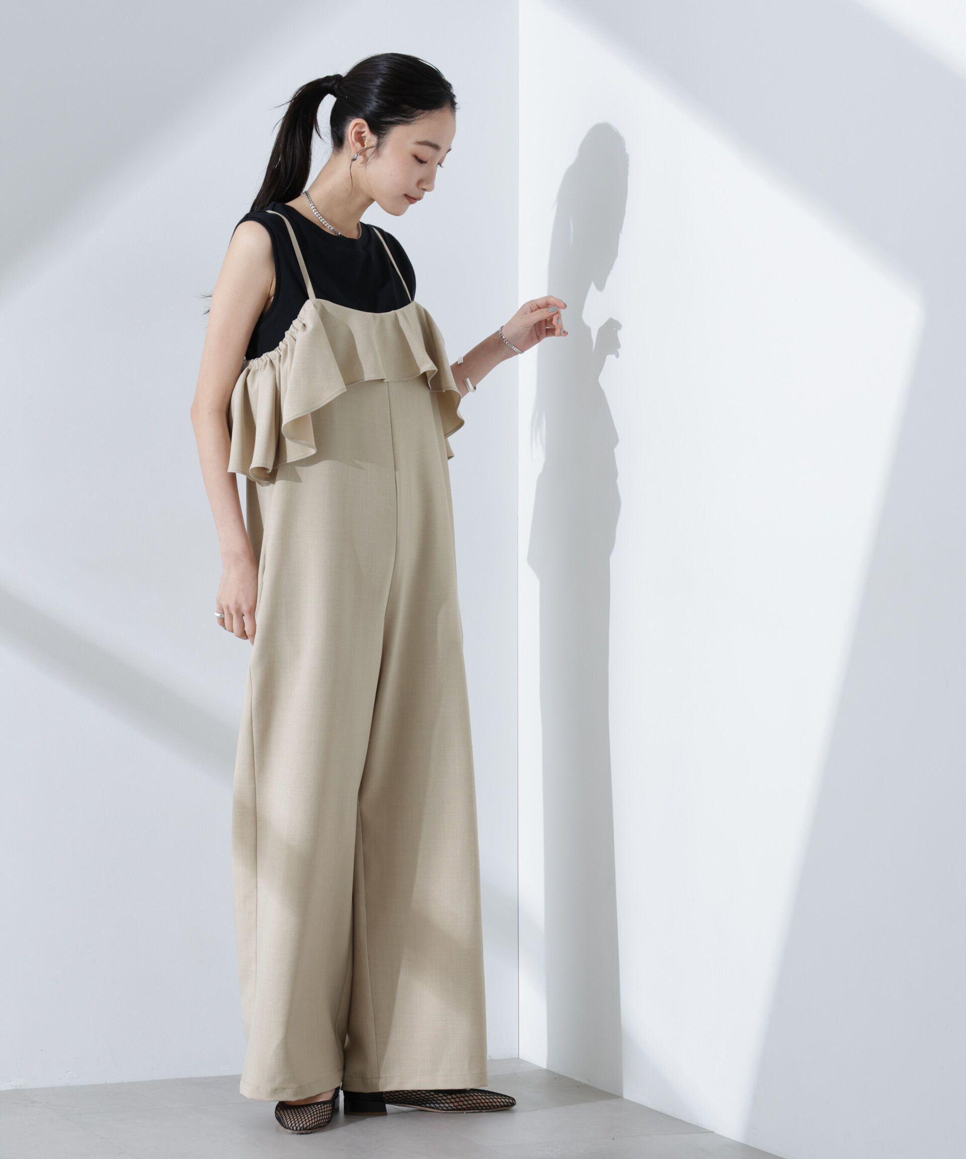 nano･universe「2wayオフショルダーフリルオールインワン」|ワンピース|ベージュ