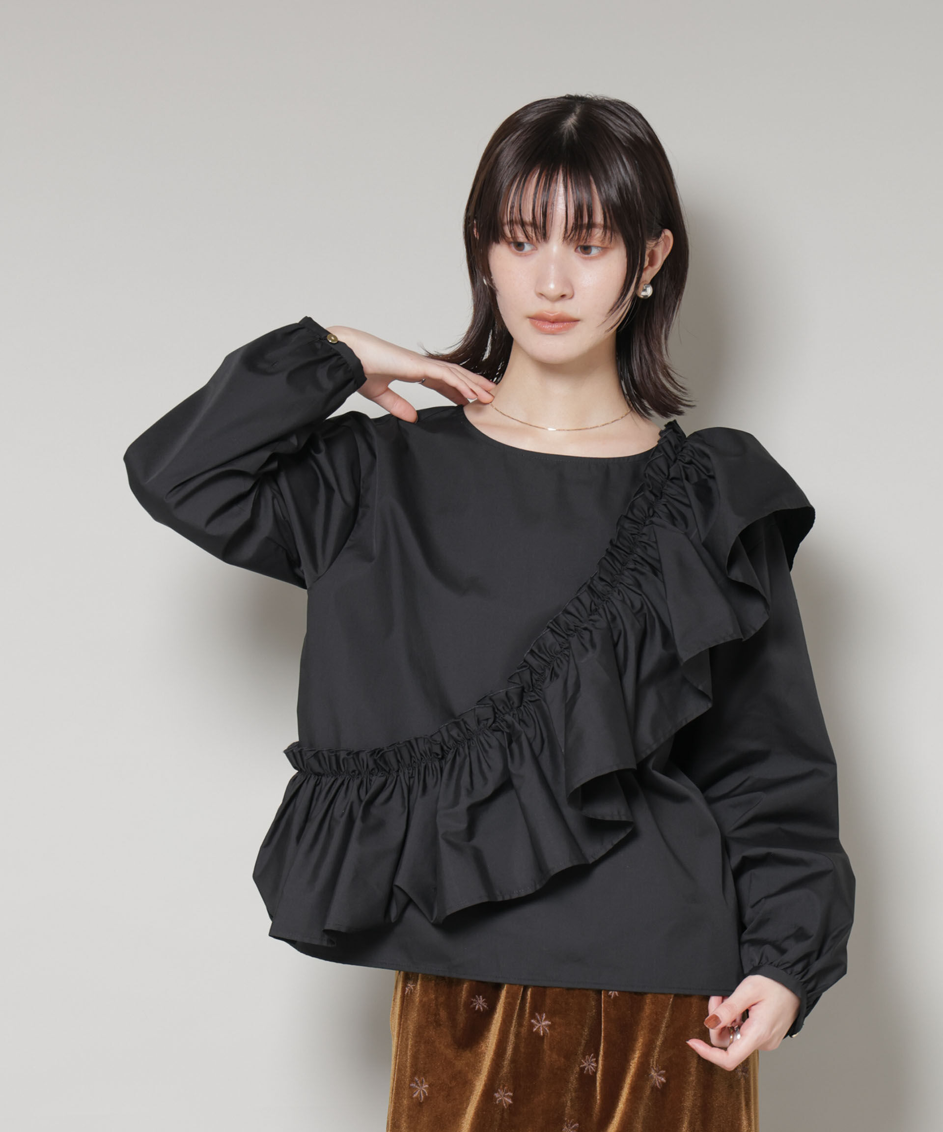 nano･universe「斜めフリルプルオーバーブラウス」|シャツ・ブラウス|