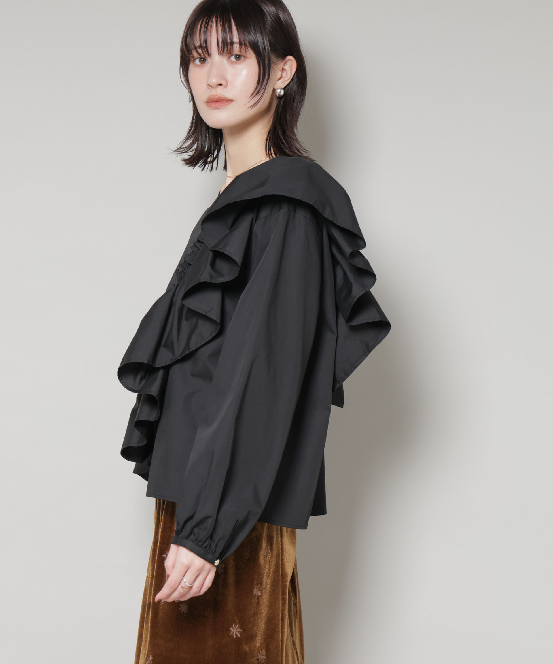 nano･universe「斜めフリルプルオーバーブラウス」|シャツ・ブラウス|