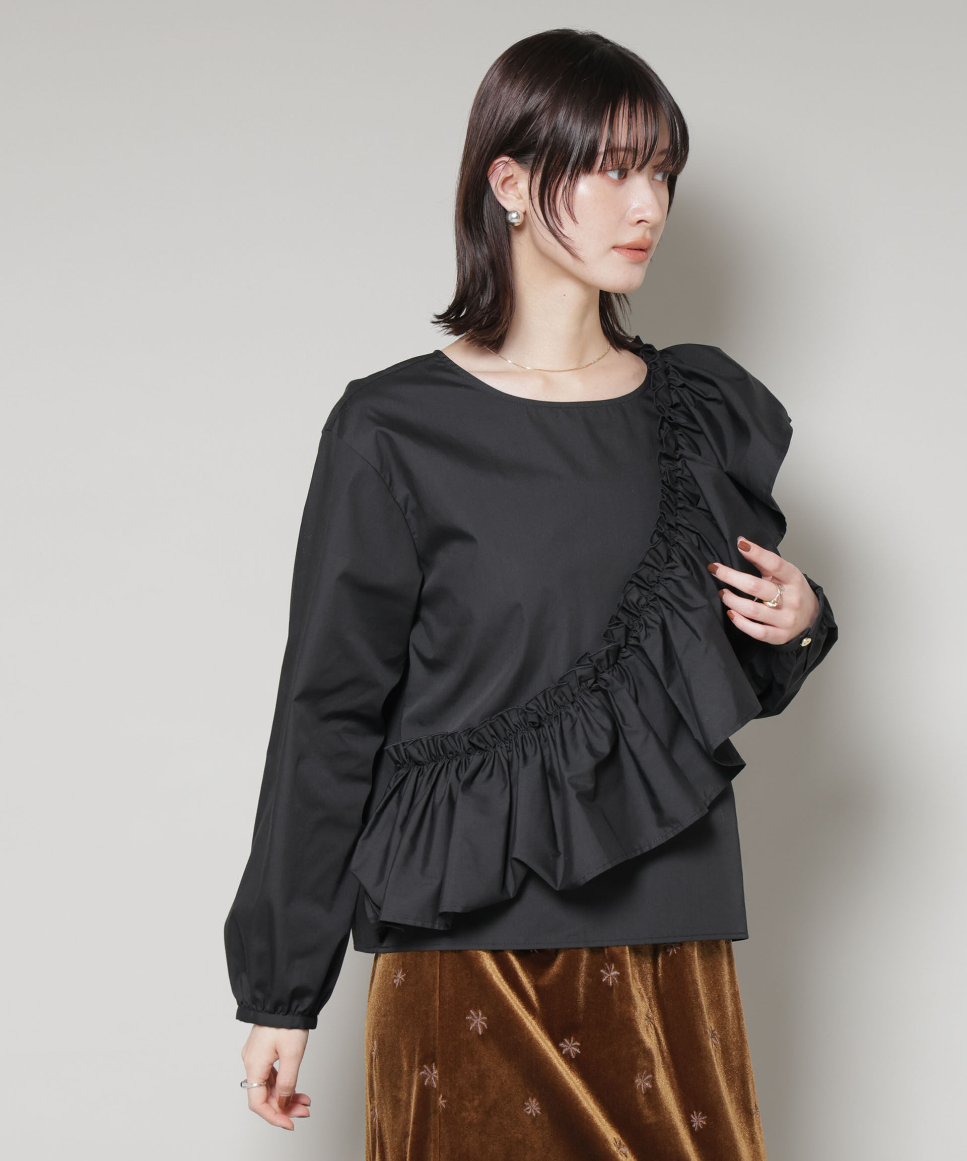 nano･universe「斜めフリルプルオーバーブラウス」|シャツ・ブラウス|