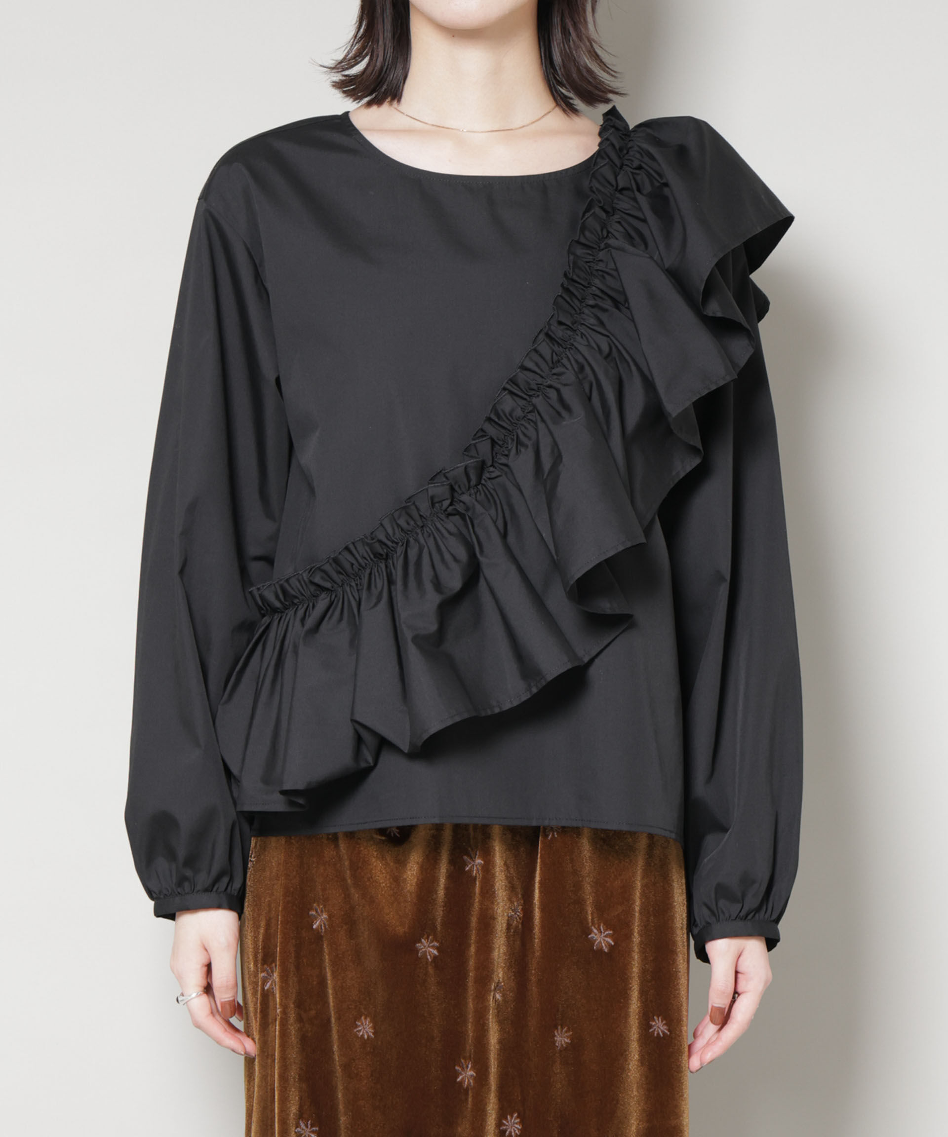 nano･universe「斜めフリルプルオーバーブラウス」|シャツ・ブラウス|