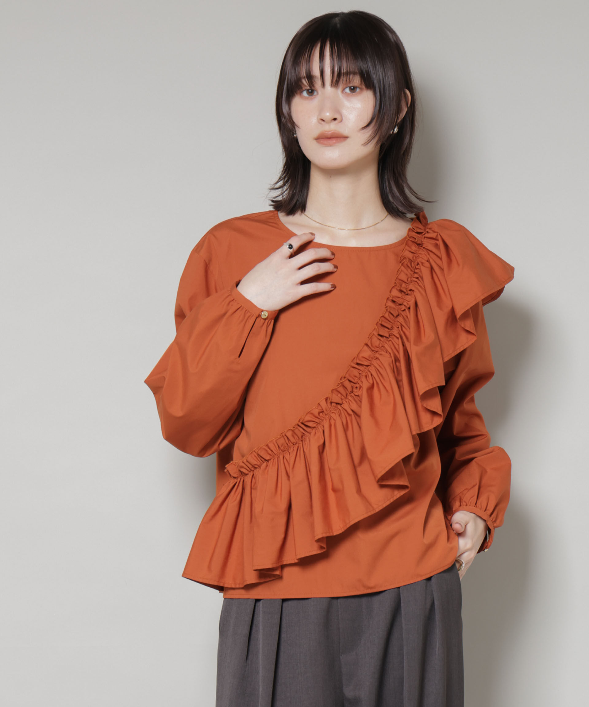 nano･universe「斜めフリルプルオーバーブラウス」|シャツ・ブラウス|D.オレンジ2