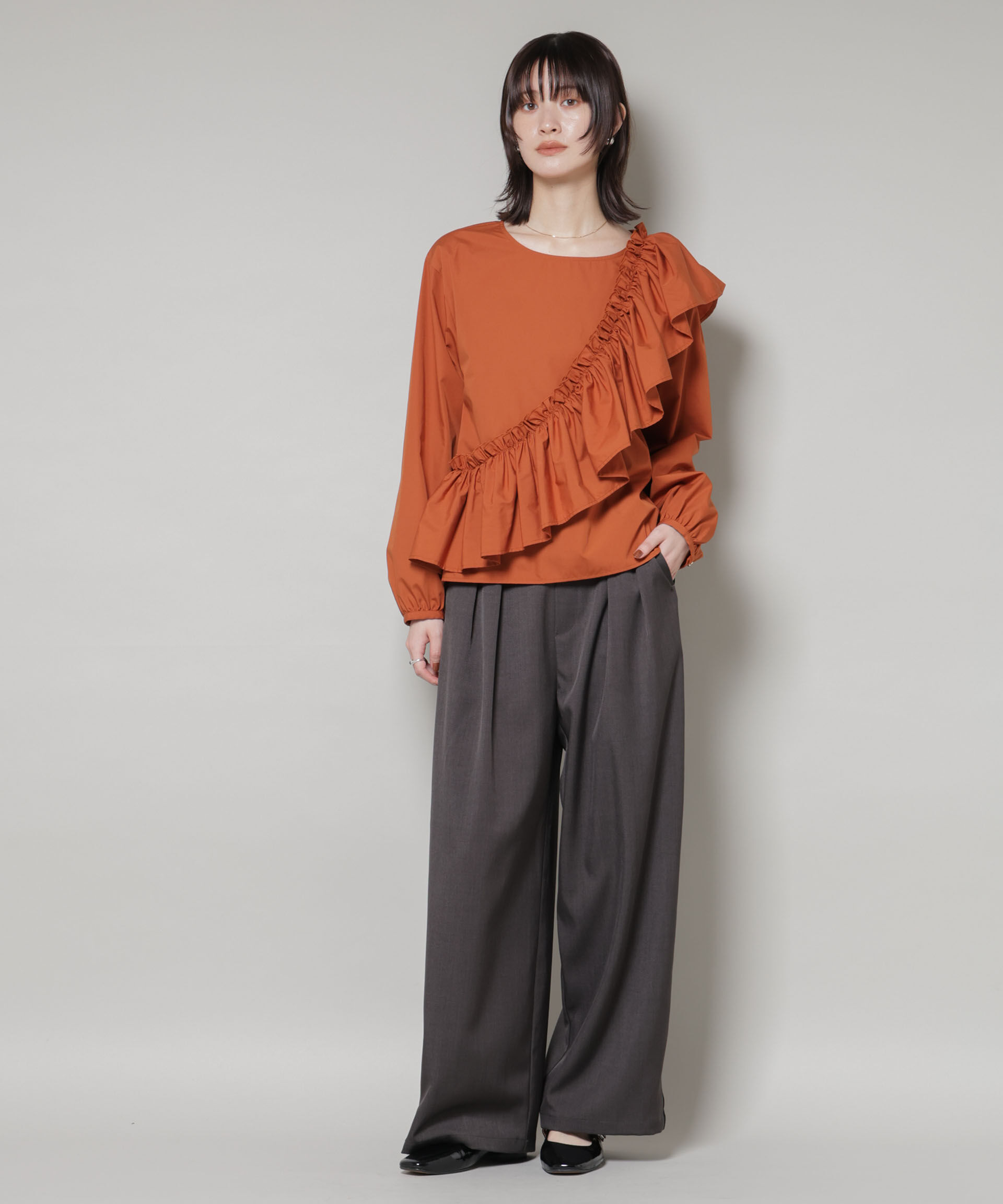 nano･universe「斜めフリルプルオーバーブラウス」|シャツ・ブラウス|