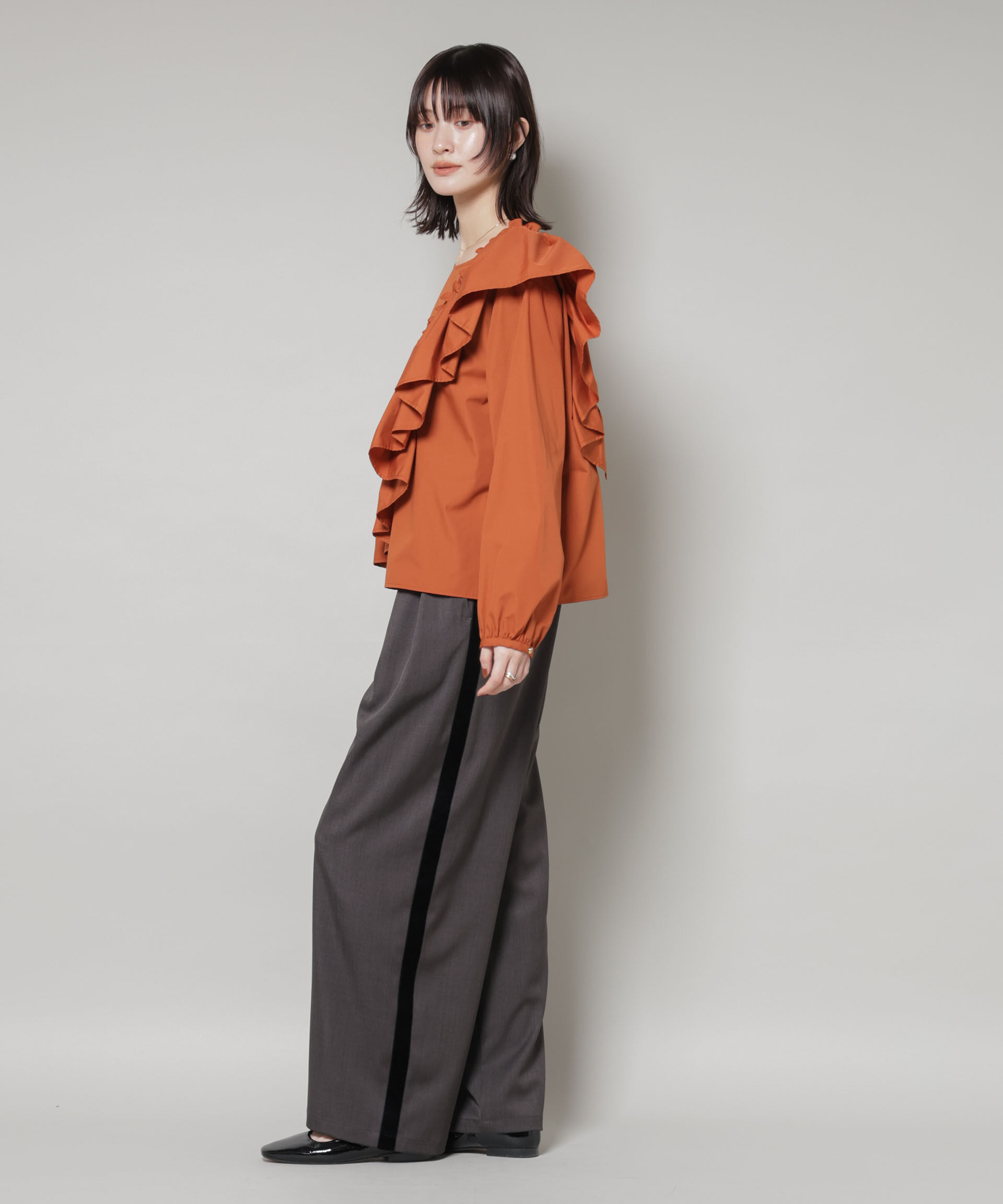 nano･universe「斜めフリルプルオーバーブラウス」|シャツ・ブラウス|