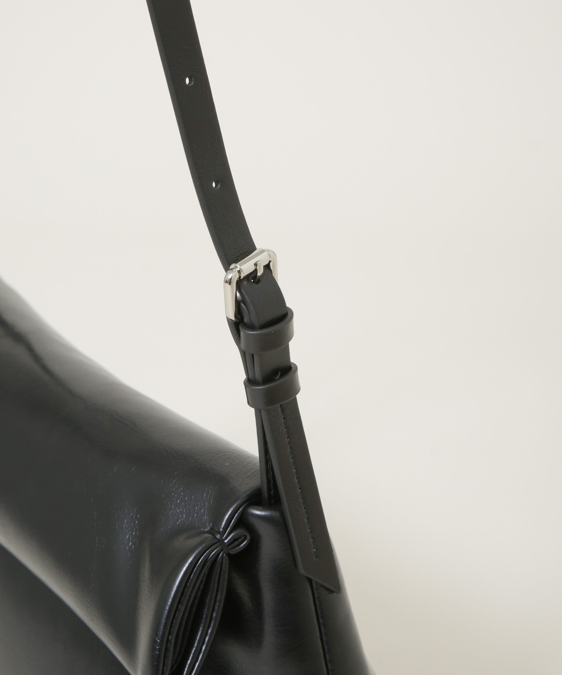 nano･universe「ADD CULUMN/ROLLA M」|ショルダー・メッセンジャー|