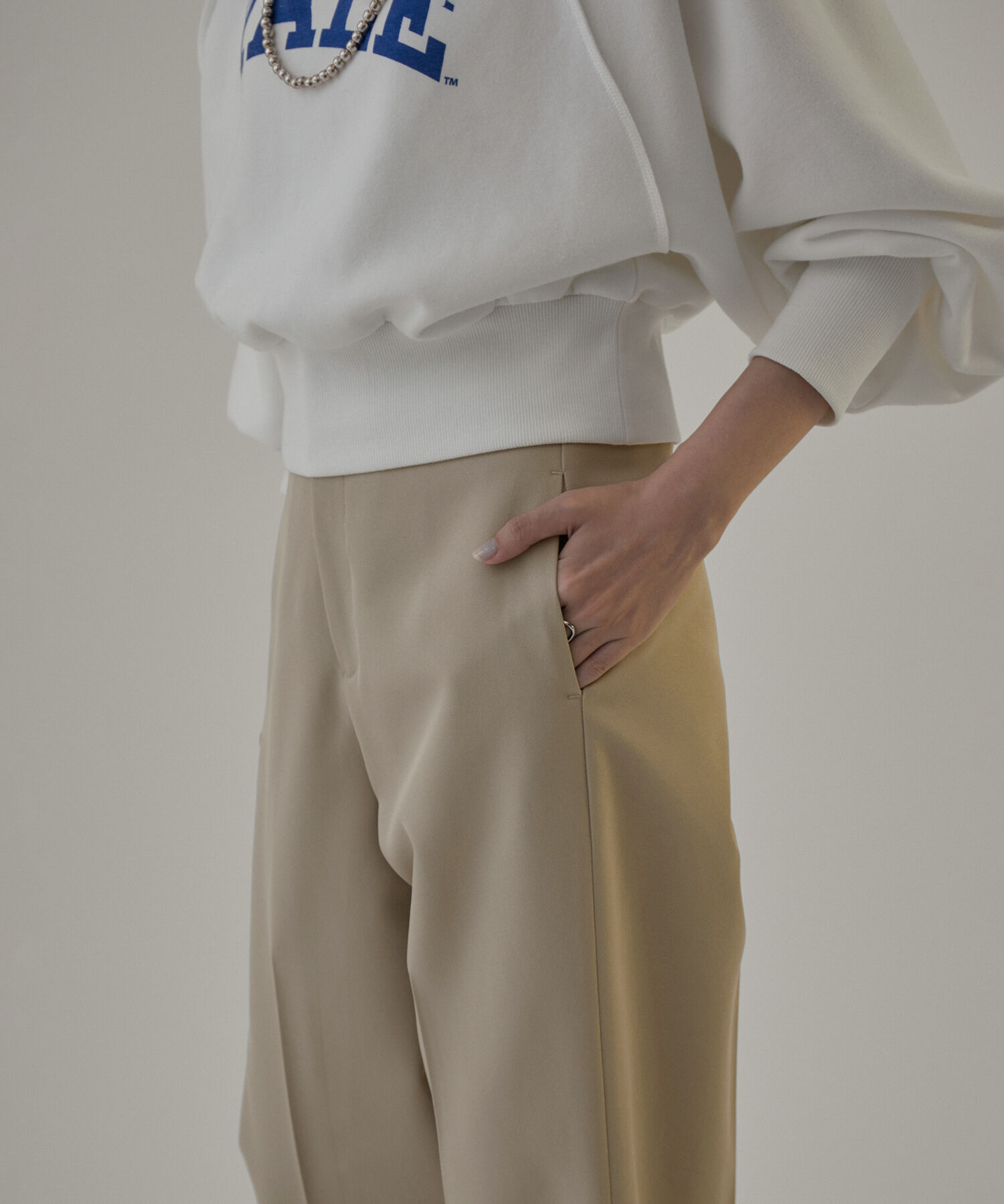 SALON adam et rope'「エコツイルスタイルアップワイドパンツ【洗える】」|チノ|