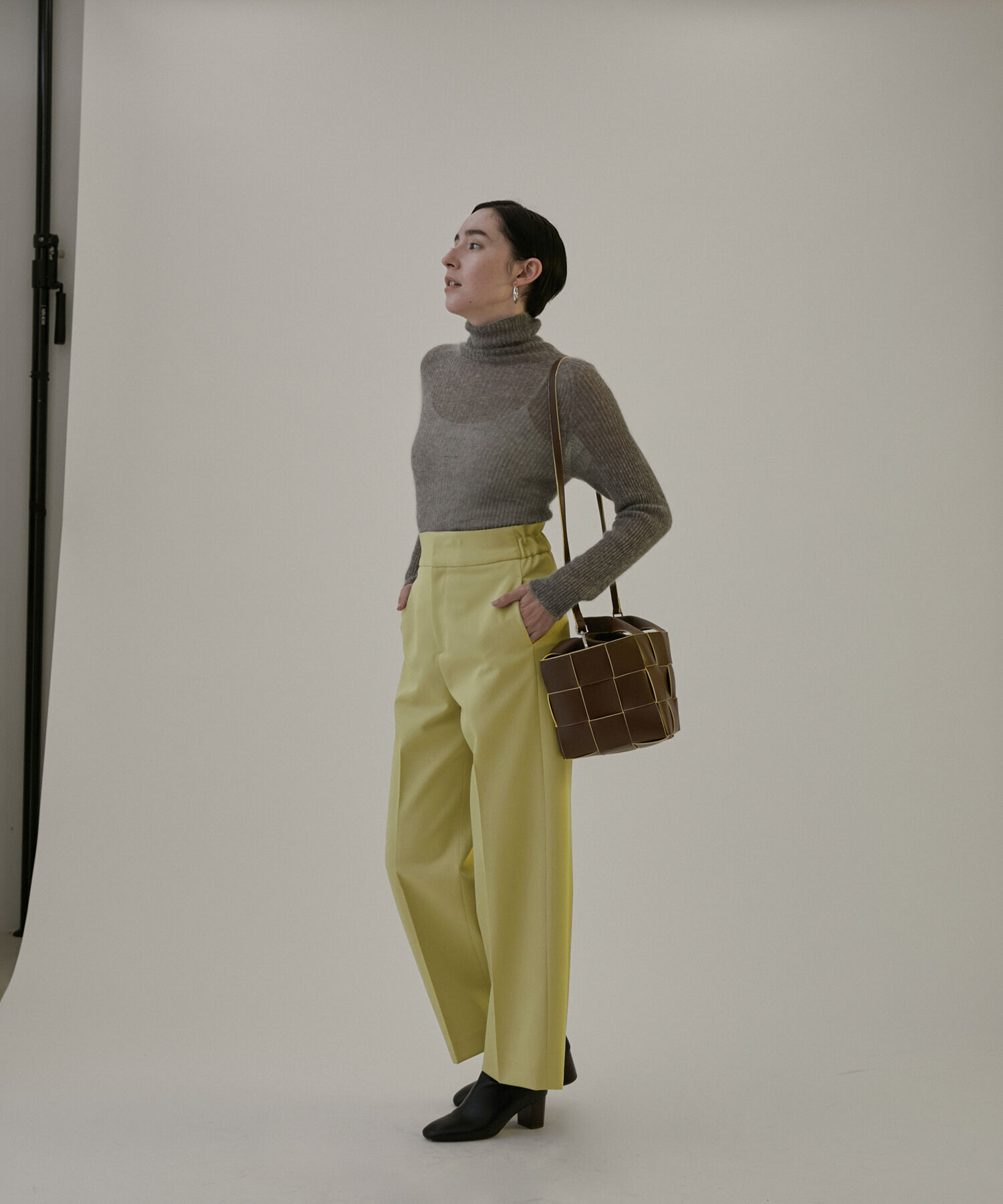 SALON adam et rope'「エコツイルスタイルアップワイドパンツ【洗える】」|チノ|