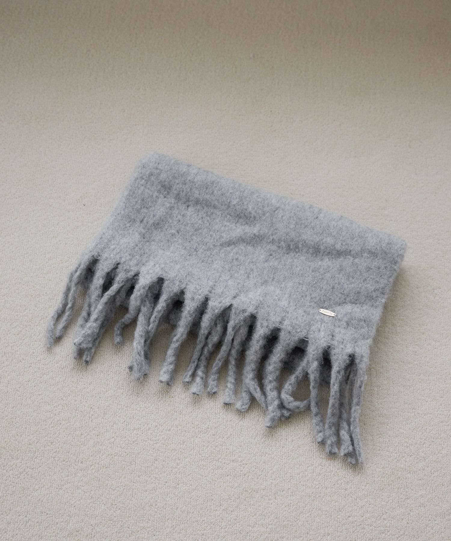 A part by 「モヘヤコンフリンジストール」|ストール|グレー