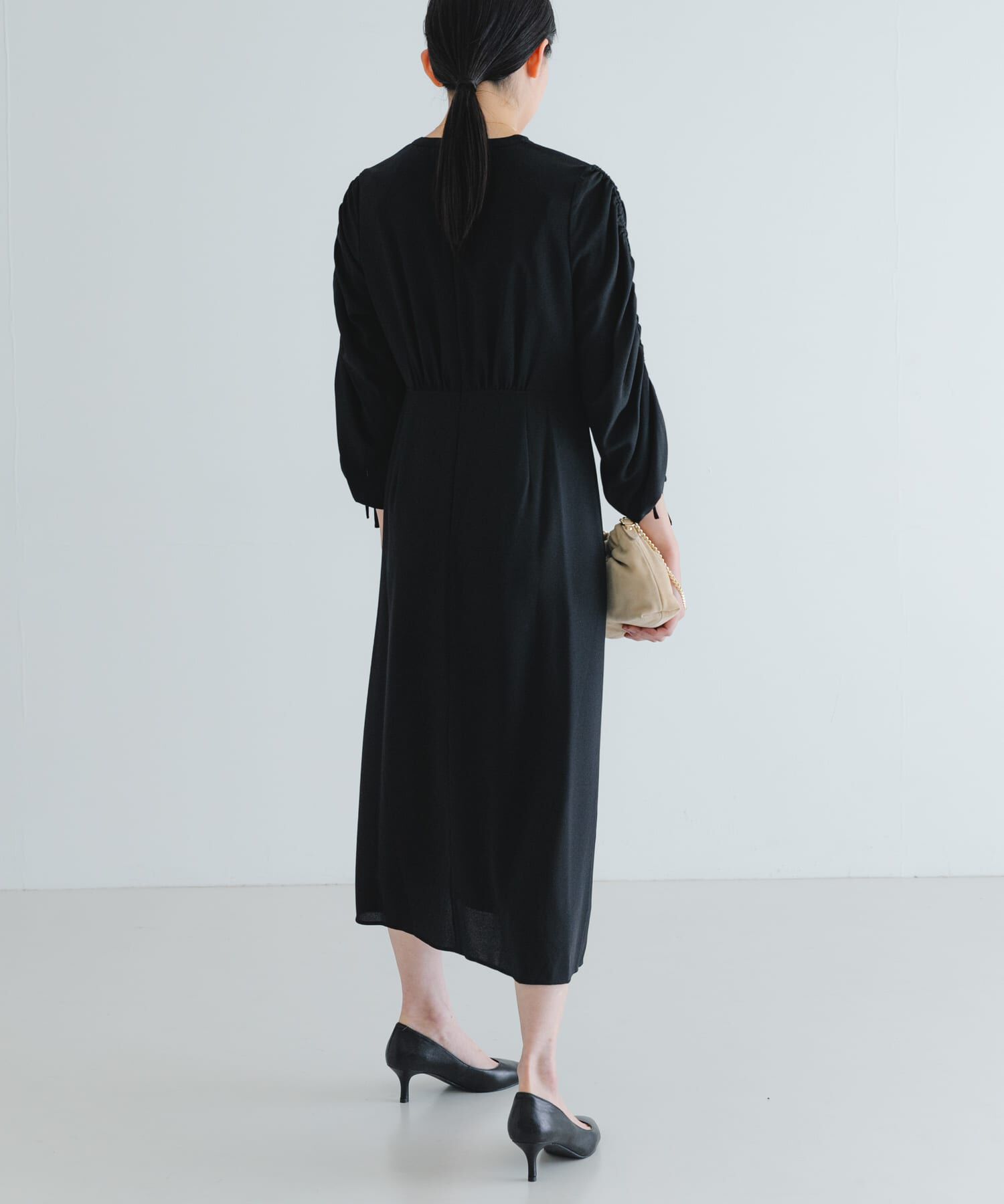 URBAN RESEARCH「LA MAISON　ギャザースリーブワンピース」|ワンピース|