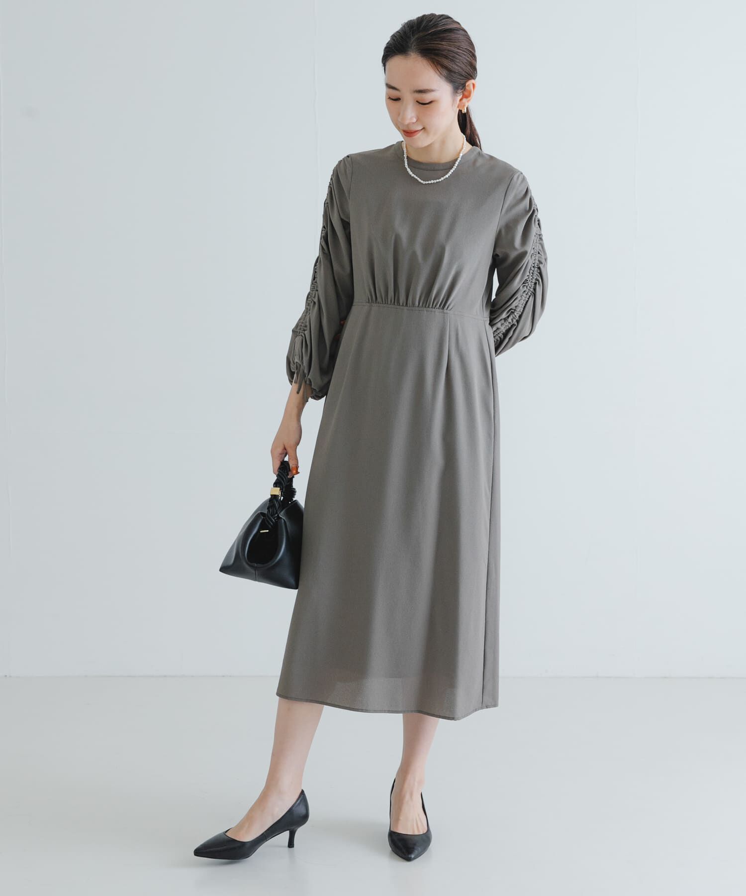 URBAN RESEARCH「LA MAISON　ギャザースリーブワンピース」|ワンピース|