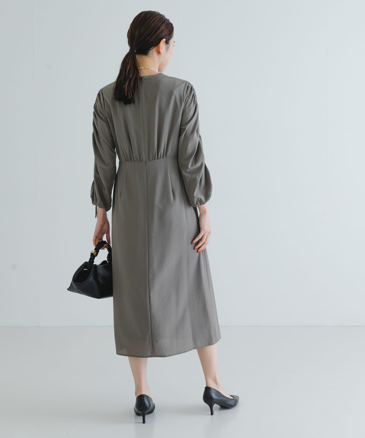 URBAN RESEARCH「LA MAISON　ギャザースリーブワンピース」|ワンピース|