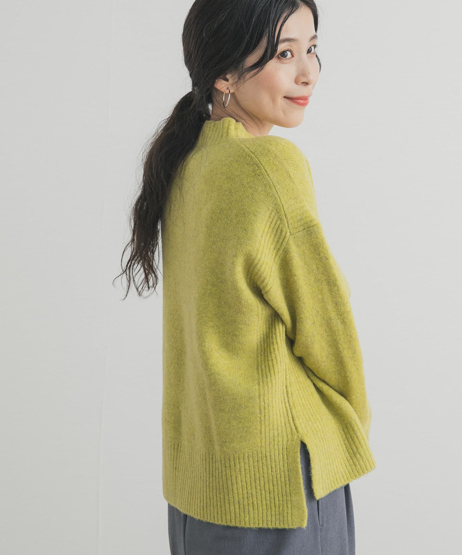 URBAN RESEARCH DOORS「ハイネックサイドスリットニット」|ニット・セーター|