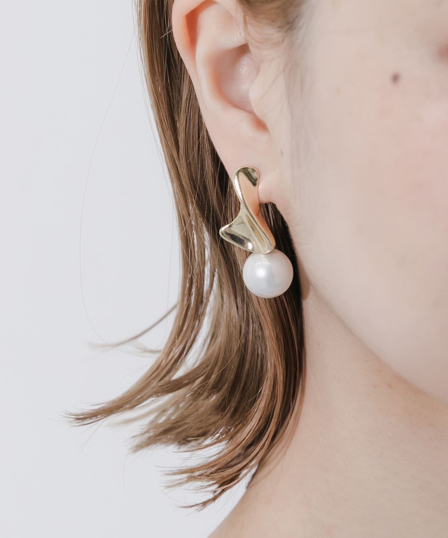 SMELLY「メタルウェーブパールピアス」|ピアス|