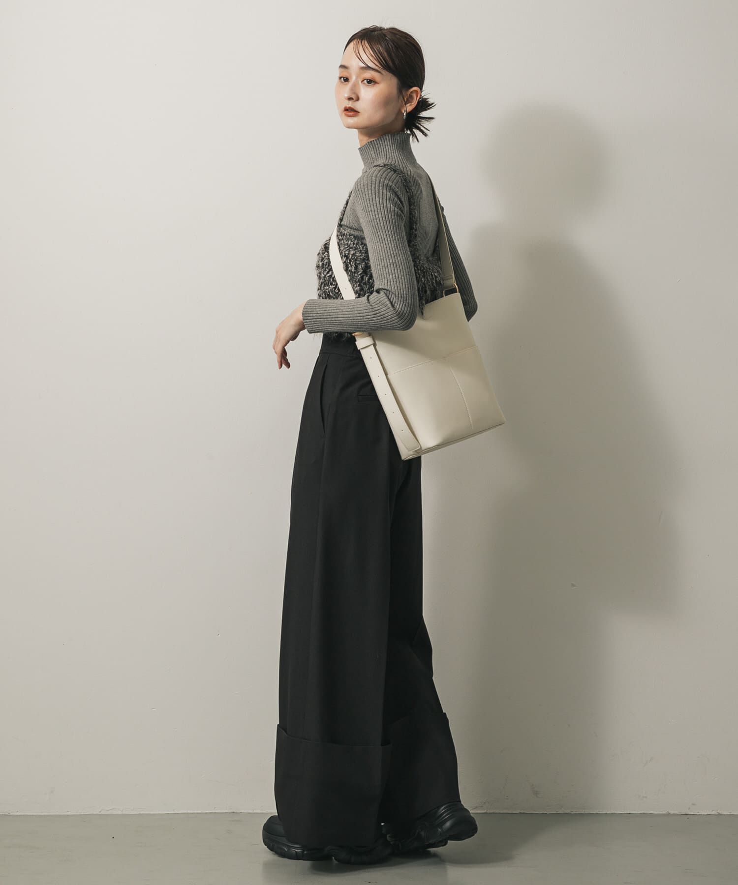 SENSE OF PLACE by URBAN RESEARCH「『防汚』アウトポケットショルダーバッグ」|ショルダー・メッセンジャー|