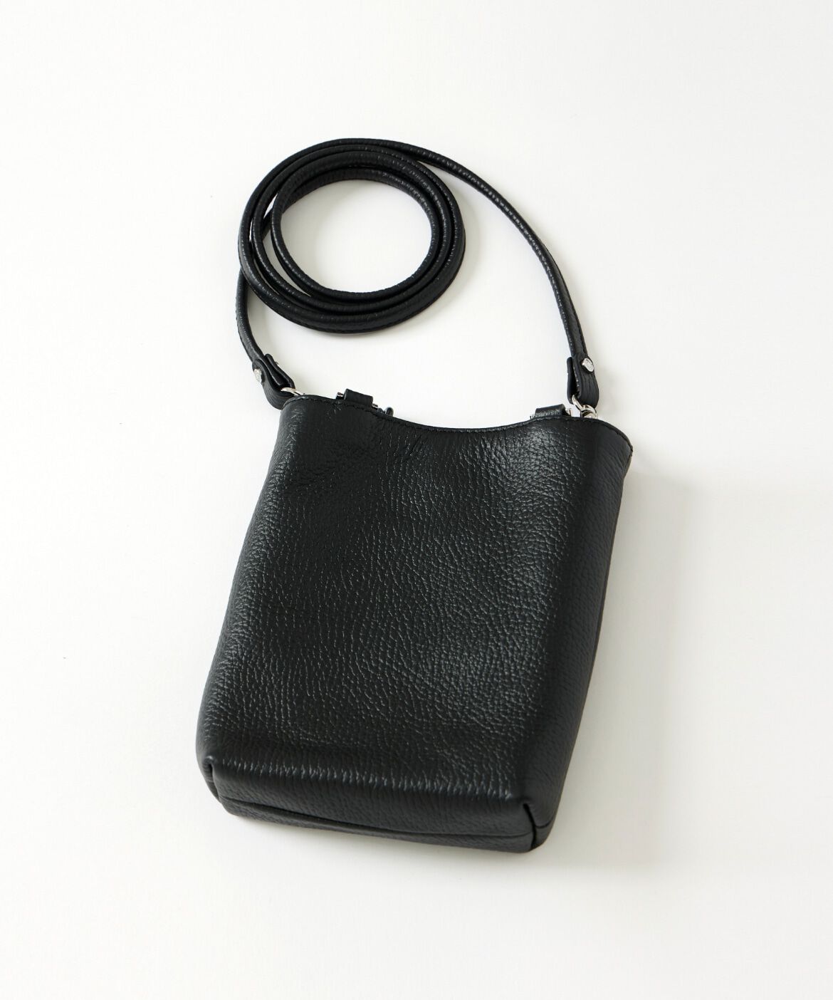 INED「《SUPERIOR CLOSET》CAMILLA 《GIANNI CHIARINI》」|ショルダー・メッセンジャー|