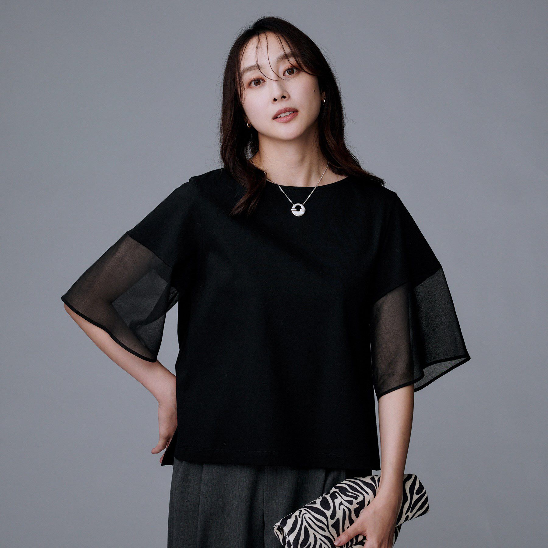 UNTITLED「【洗える/五分袖】シアースリーブ プルオーバー」|Tシャツ・カットソー|ブラック(019)