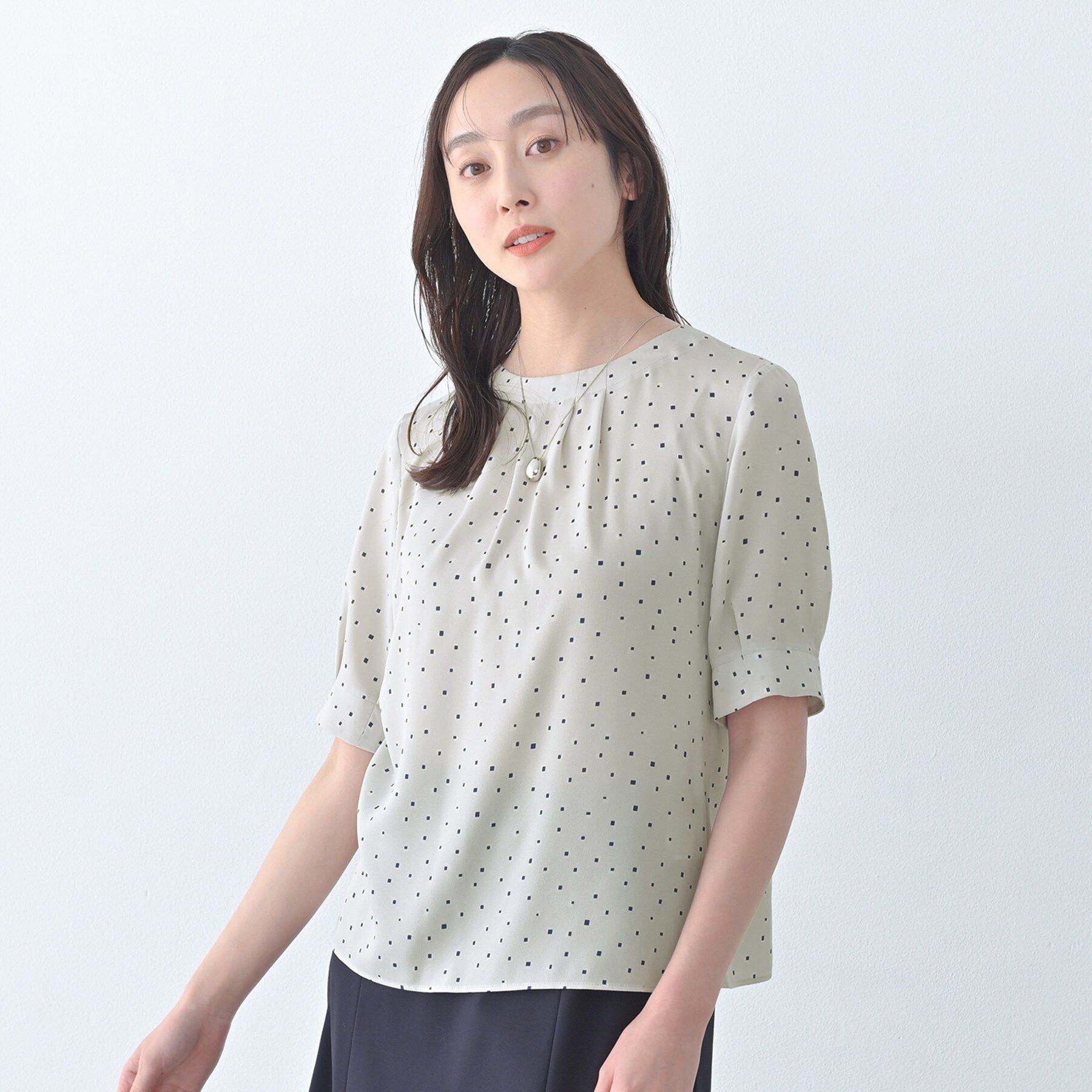 UNTITLED「タックディティールブラウス」|シャツ・ブラウス|