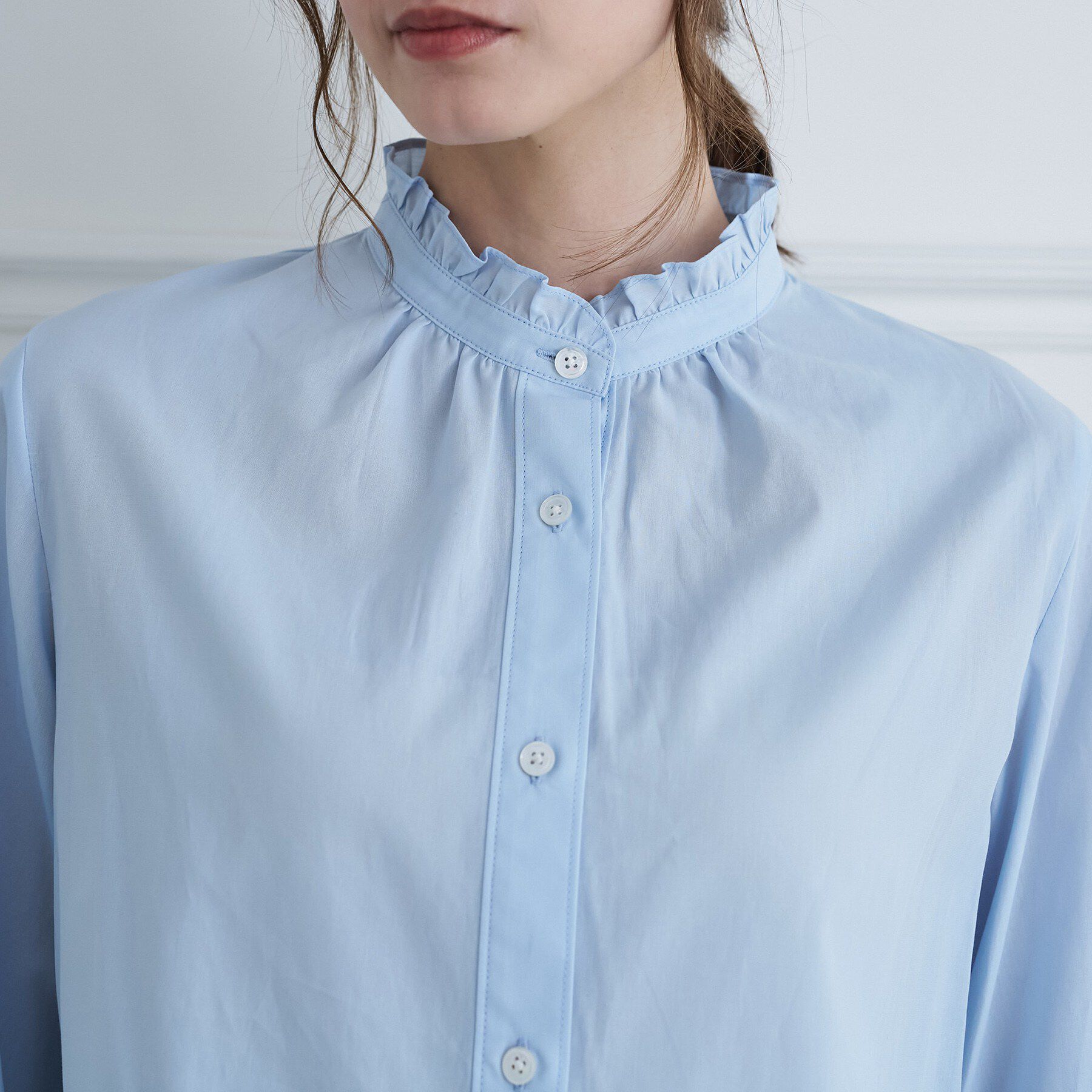 DRESSTERIOR「スタンドフリルネックブラウス」|シャツ・ブラウス|