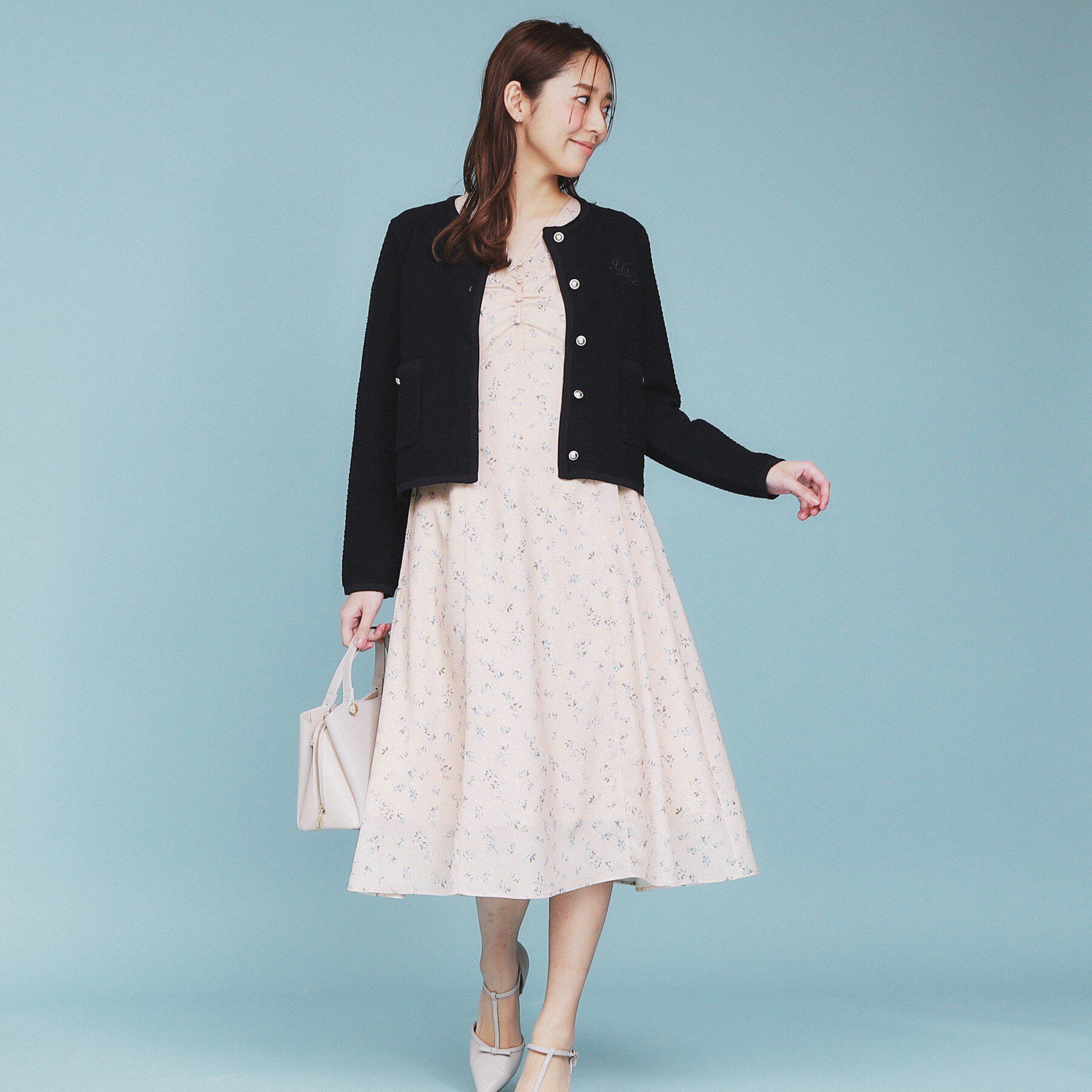 index「フラワーVネックフレアワンピース【洗濯機洗い可/イージーアイロン】」|ワンピース|